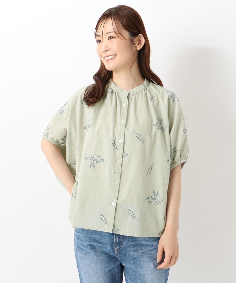 ワンズテラス(one'sterrace)のコットン総柄刺繍ブラウス ライトグリーン(920)