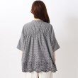 ワンズテラス(one'sterrace)の裾スカラップ刺繍 前開きブラウス3