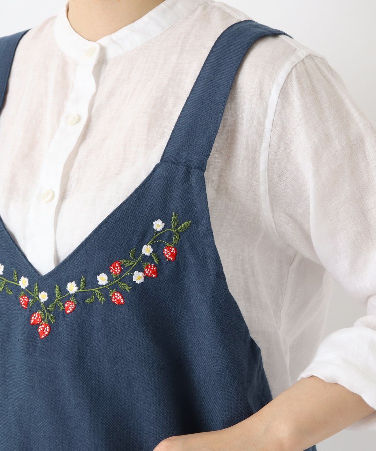 ワンズテラス(one'sterrace)のいちご 刺繍Vネックエプロン5