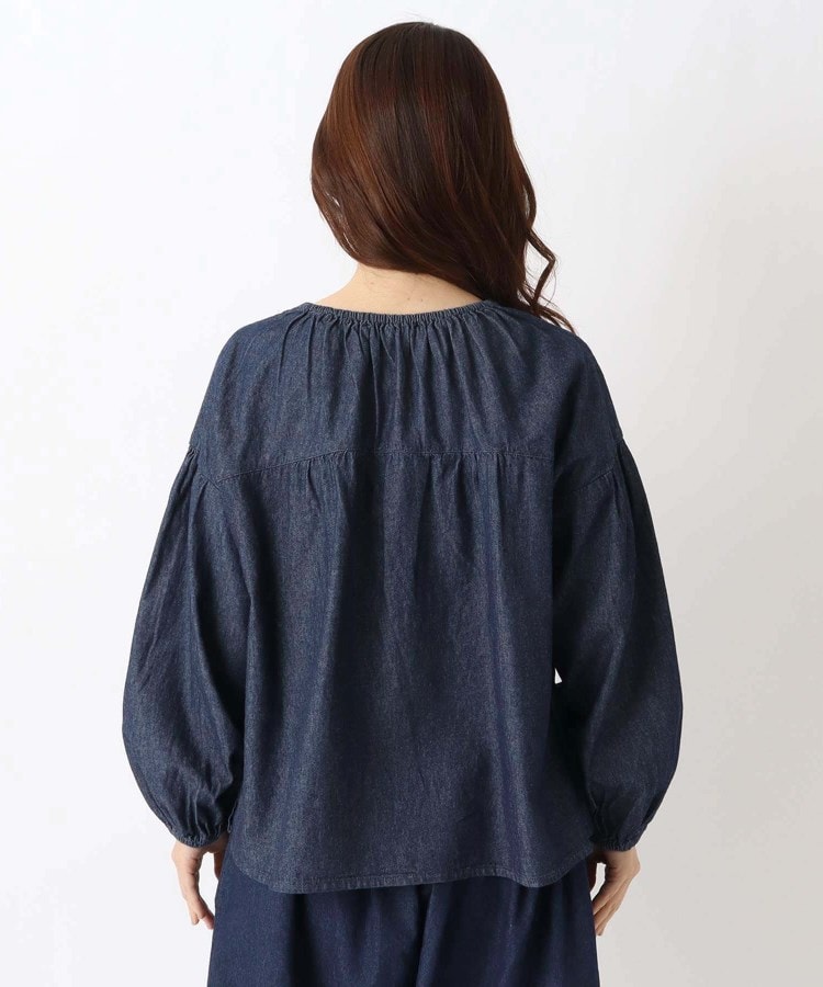 ワンズテラス(one'sterrace)のデニム刺繍ブラウス3