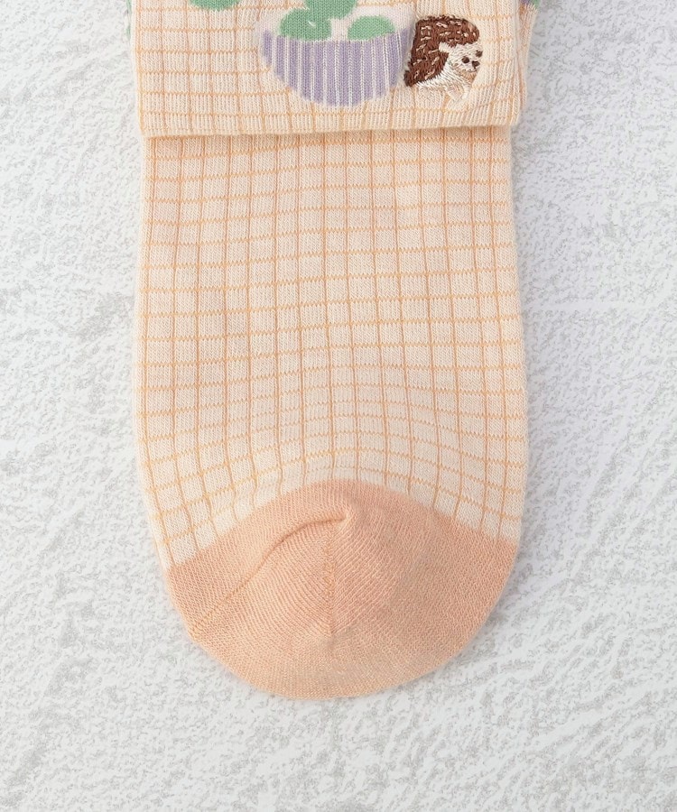 ワンズテラス(one'sterrace)の◆ハリネズミ刺繍 クォーターソックス4