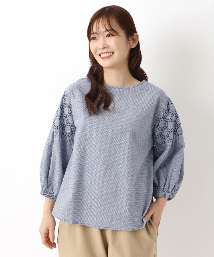 ワンズテラス(one'sterrace)の袖刺繍 7分袖ブラウス ブルー(993)