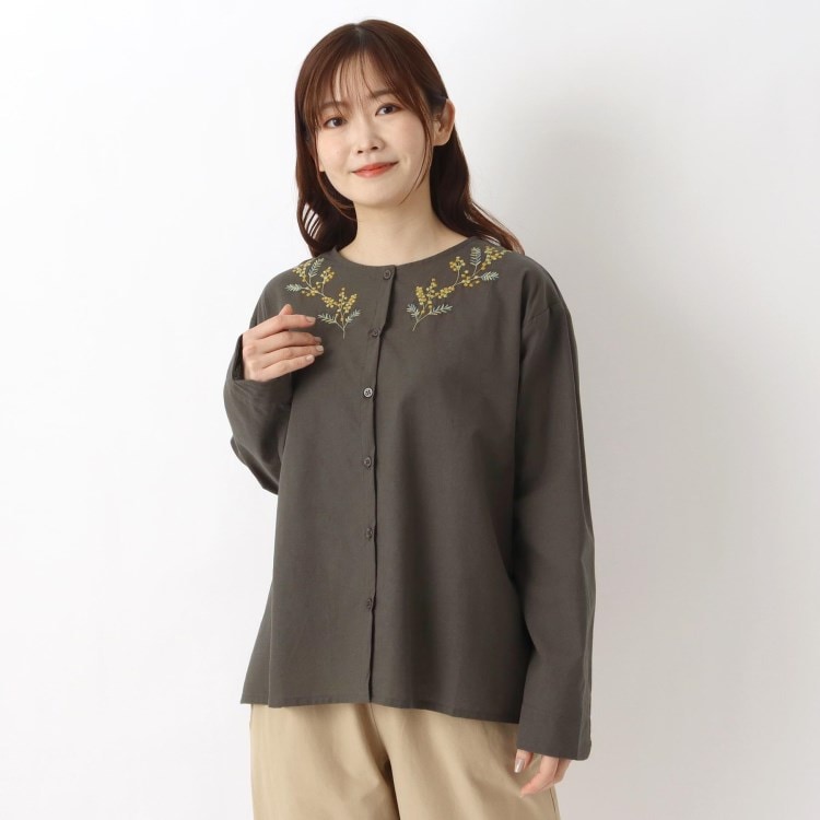 ワンズテラス(one'sterrace)の綿麻 ミモザ刺繍 前開きブラウス シャツ・ブラウス