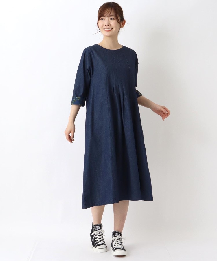 ワンズテラス(one'sterrace)のインディゴ ミモザ刺繍 フレアワンピース15