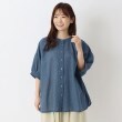 ワンズテラス(one'sterrace)の先染コットン2WAY衿ぐりギャザーブラウス ブルー(993)