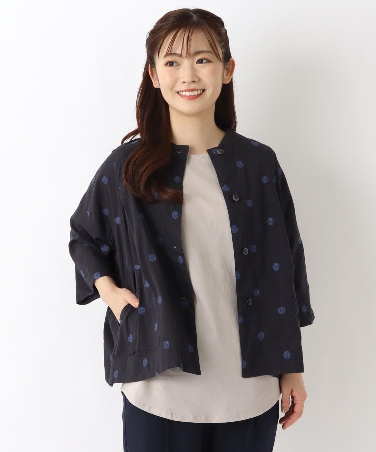 ワンズテラス(one'sterrace)のドット刺繍入り 5分袖ジャケット ネイビー(994)