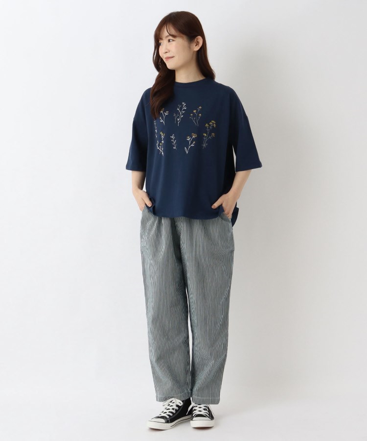 ワンズテラス(one'sterrace)のコットン天竺 花柄刺繍入りプルオーバー13