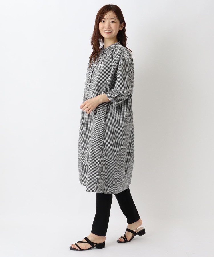 ワンズテラス(one'sterrace)のフラワーステッチ刺繍入り シャツワンピース10