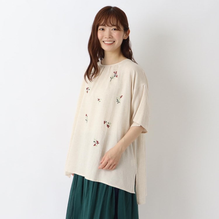 ワンズテラス(one'sterrace)のフラワー刺繍 5分袖チュニックシャツ シャツ・ブラウス