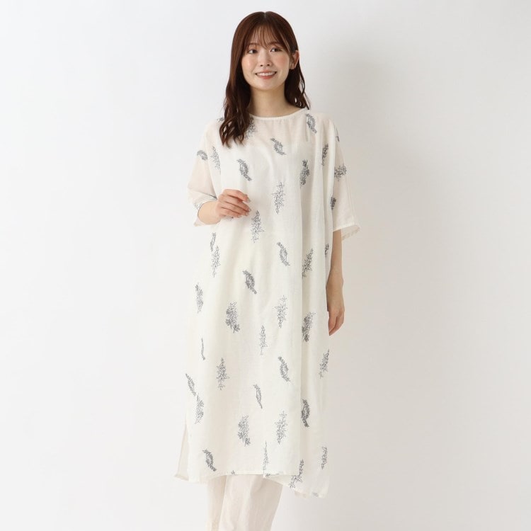 ワンズテラス(one'sterrace)の刺繍ワンピース ミドルワンピース