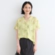 インディヴィ(INDIVI)の【洗える／フラワー柄】スキッパーブラウス イエロー(131)