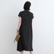 インディヴィ(INDIVI)の【洗える／羽織り】シャーリングワンピース3