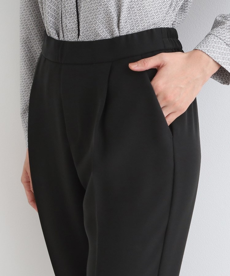 インディヴィ(INDIVI)の【洗える／定番スーツ】ストレッチタックテーパードパンツ18