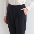 インディヴィ(INDIVI)の【洗える】タックテーパードパンツ18