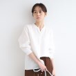 インディヴィ(INDIVI)の【麻100％／羽織り】バンドカラーシャツ ホワイト(001)