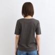 インディヴィ(INDIVI)の【洗える】VネックロゴTシャツ16