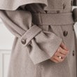 クチュールブローチ(Couture Brooch)のケープ付トレンチコート25