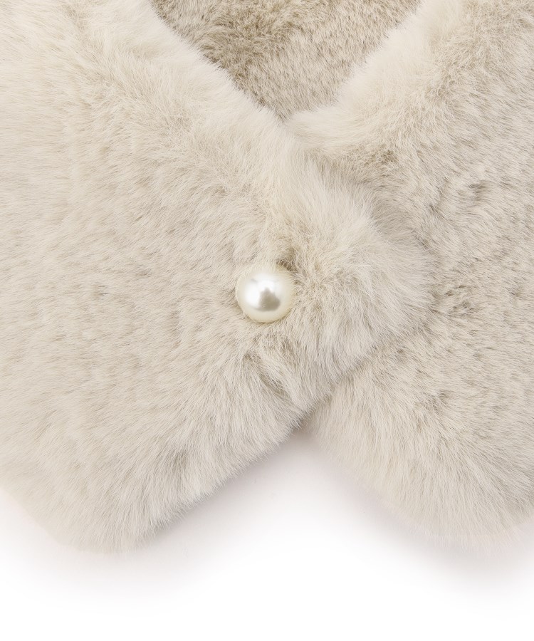 クチュールブローチ(Couture Brooch)のフェイクファーパール調付ティペット2