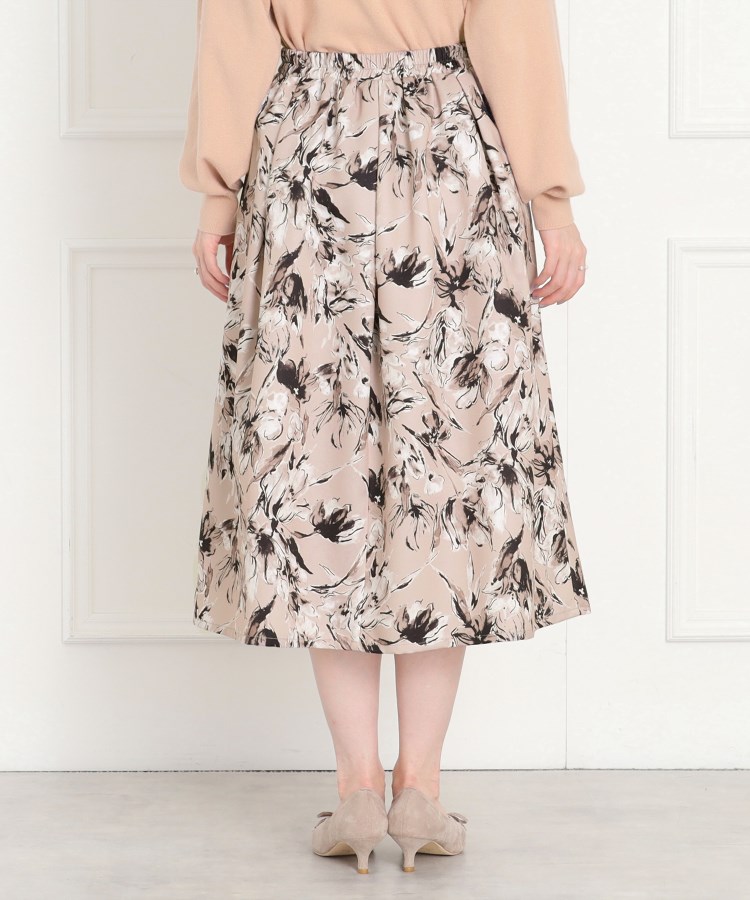 クチュールブローチ(Couture Brooch)の【オトナの着映えスカート】グログランフラワープリントスカート29