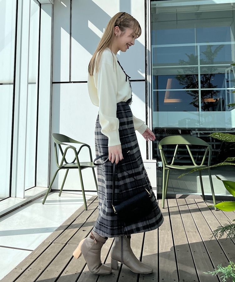 クチュールブローチ(Couture Brooch)の合皮ベルト付Aラインスカート6