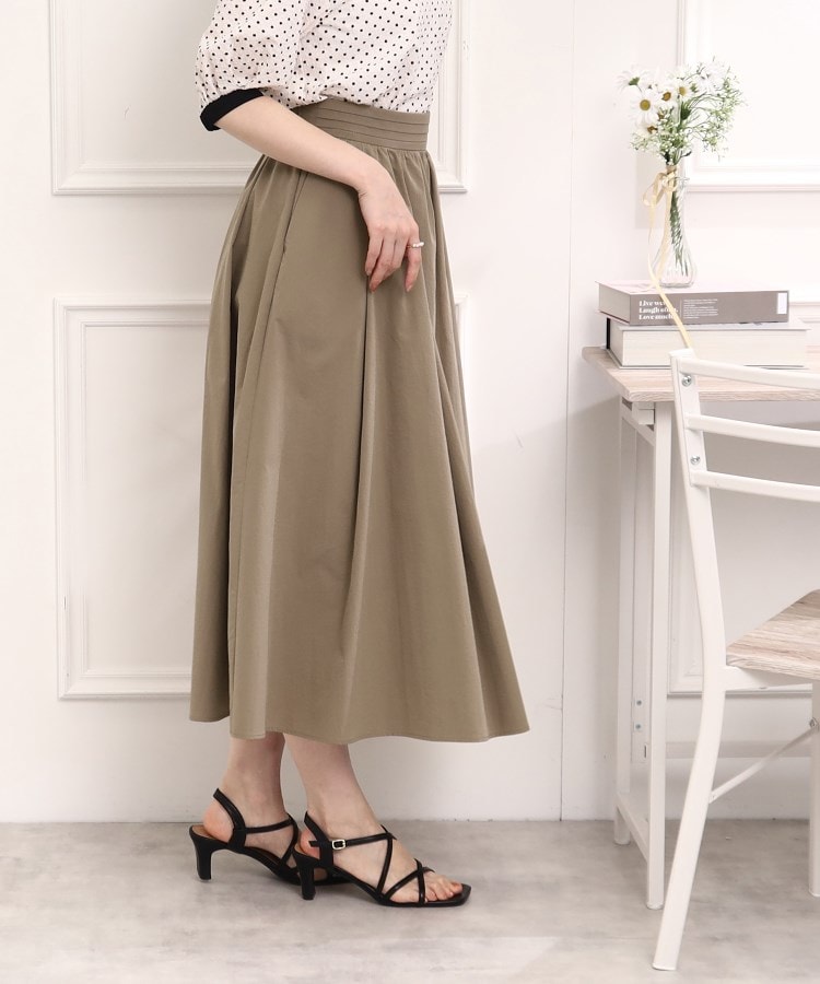 クチュールブローチ(Couture Brooch)の【鮮やかカラースカートで新鮮コーデに。】タイプライタータックウエストスカート12