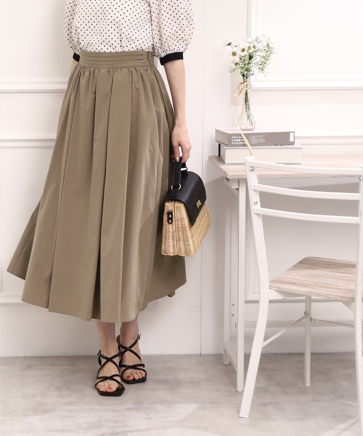 クチュールブローチ(Couture Brooch)の【鮮やかカラースカートで新鮮コーデに。】タイプライタータックウエストスカート サンドベージュ(053)
