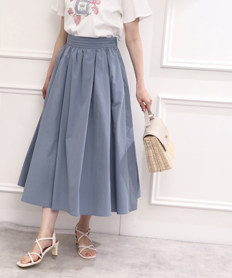 クチュールブローチ(Couture Brooch)の【鮮やかカラースカートで新鮮コーデに。】タイプライタータックウエストスカート ライトブルー(091)