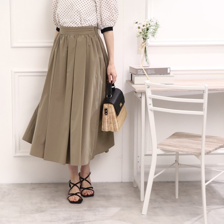 クチュールブローチ(Couture Brooch)の【鮮やかカラースカートで新鮮コーデに。】タイプライタータックウエストスカート マキシ・ロングスカート