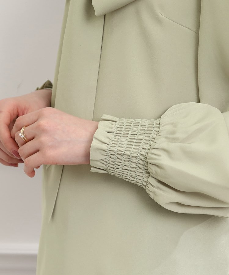 クチュールブローチ(Couture Brooch)の袖シャーリングボウタイブラウス23