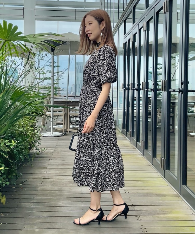 小花柄ティアードワンピース(マキシ・ロングワンピース 小花柄ティアードワンピース(マキシ・ロングワンピース