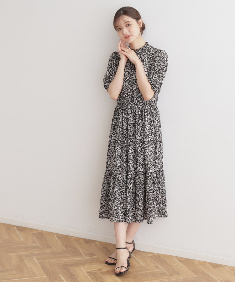 小花柄ティアードワンピース(マキシ・ロングワンピース 小花柄ティアードワンピース(マキシ・ロングワンピース