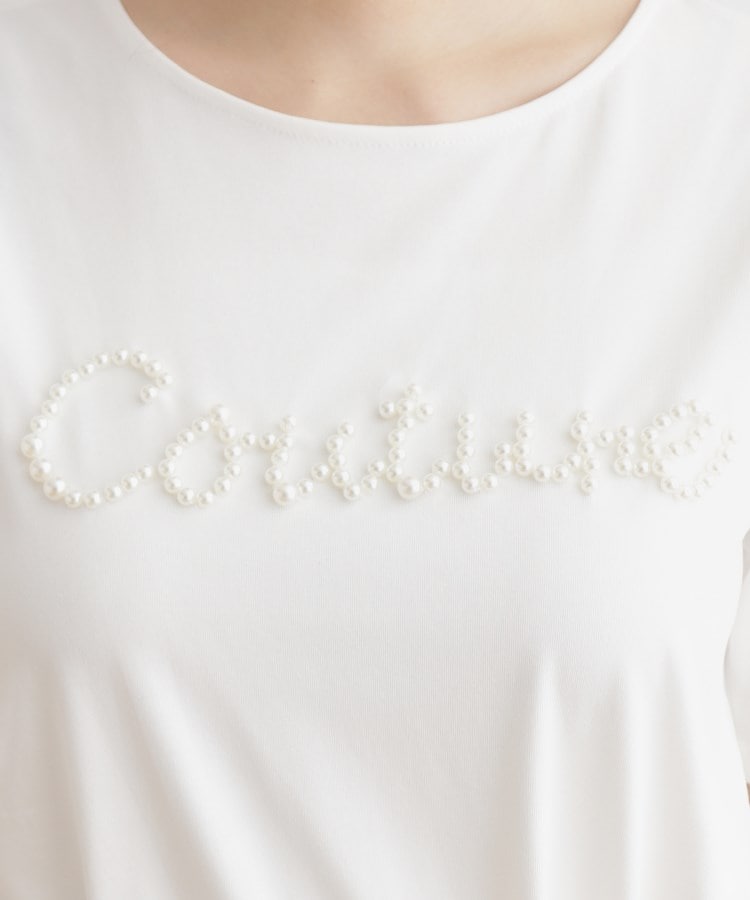 クチュールブローチ(Couture Brooch)の【ほの甘、大人のフェミニンカジュアルT】パール調ロゴT38