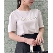 クチュールブローチ(Couture Brooch)の【ほの甘、大人のフェミニンカジュアルT】パール調ロゴT オフホワイト(003)
