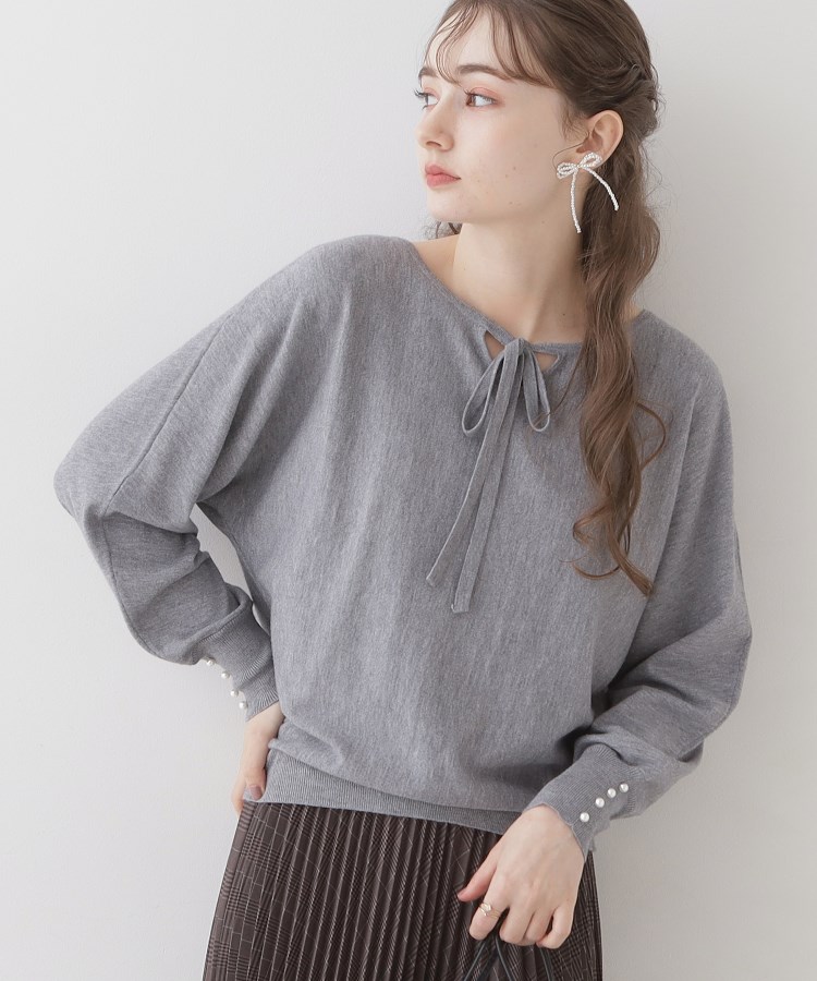 クチュールブローチ(Couture Brooch)の【美シルエットニット】リボン2WAYフェイクパール袖ドルマンニット42