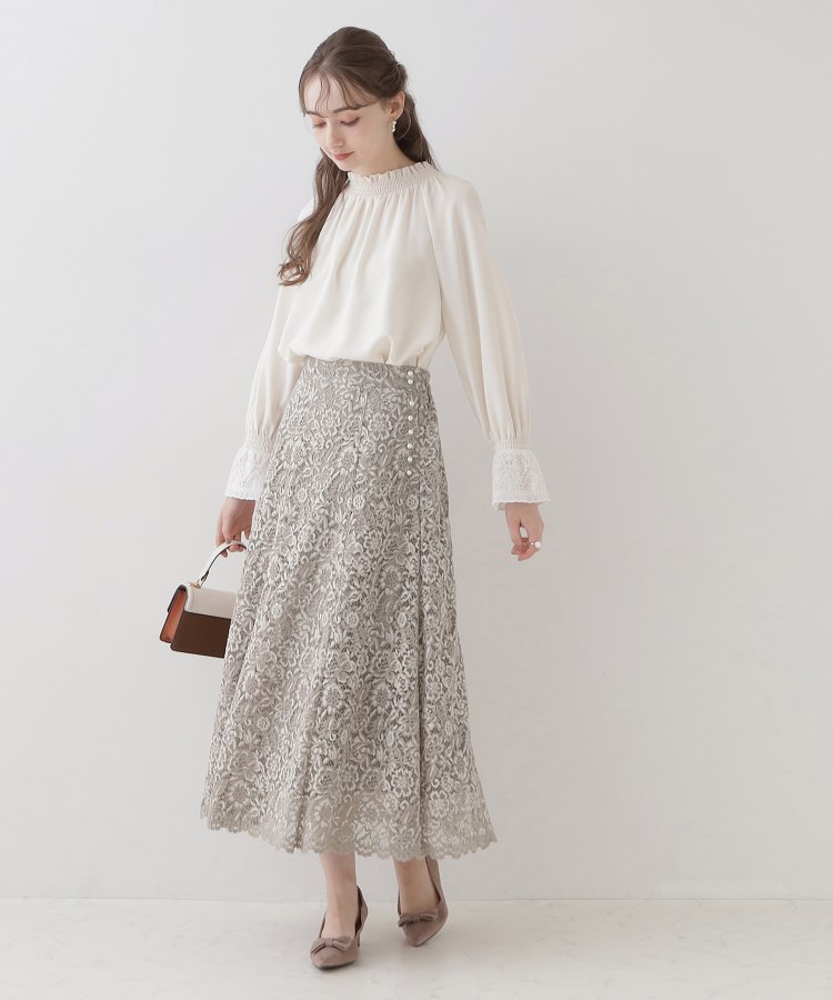 クチュールブローチ(Couture Brooch)の【華やか主役スカート】アイテムポイントパール調コードレーススカート1