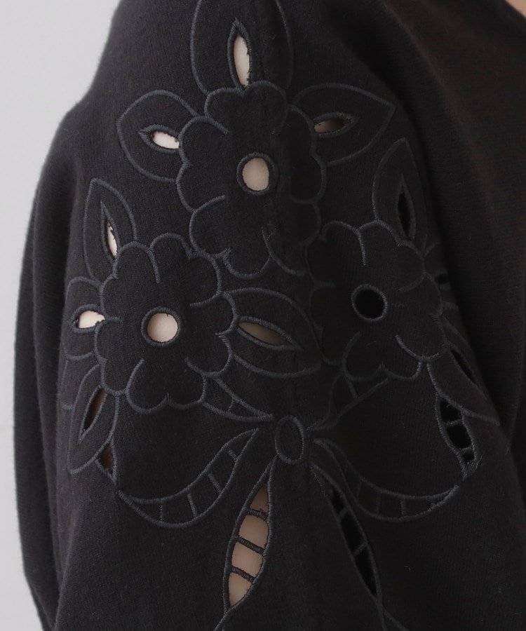 クチュールブローチ(Couture Brooch)の【上品さを添えた刺繍ニット】エンブロドルマンニット36