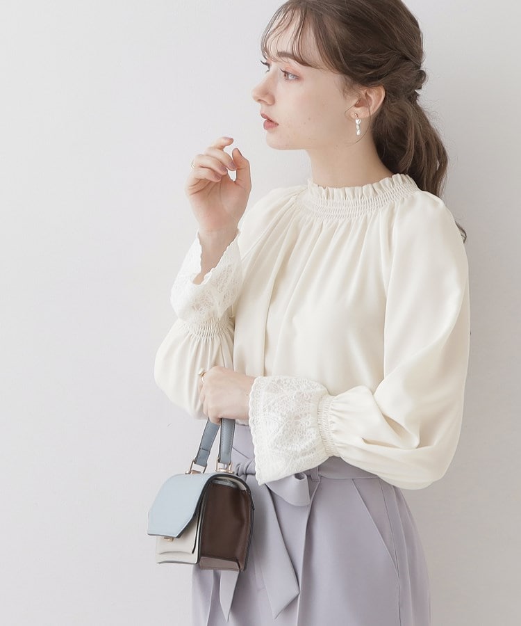 クチュールブローチ(Couture Brooch)の【オトナ可愛い・体型カバーが叶う】シャーリングネック レース袖チュニック5