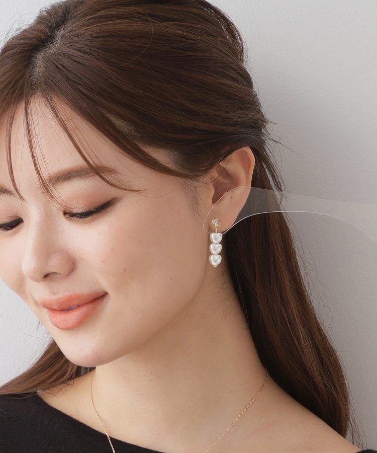クチュールブローチ(Couture Brooch)のパール調ハートピアス5