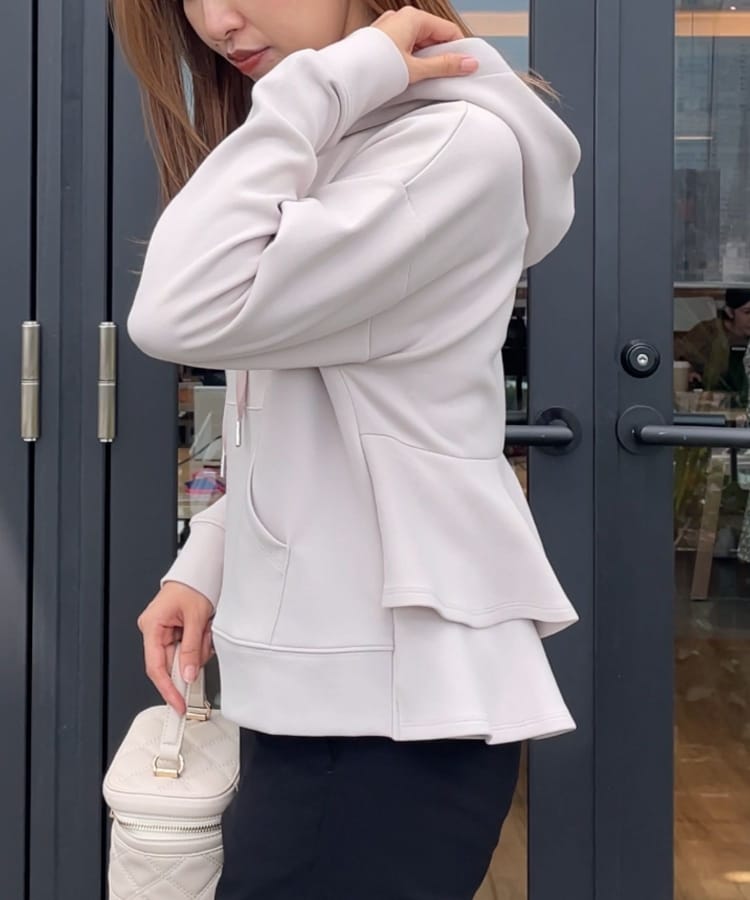 クチュールブローチ(Couture Brooch)の【洗える・オトナ可愛い】バックフリルダンボールフーディー10