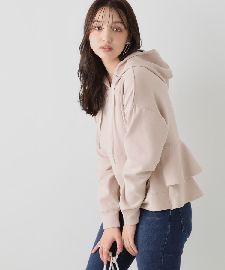 洗える・オトナ可愛い】バックフリルダンボールフーディー 洗える・オトナ可愛い】バックフリルダンボールフーディー