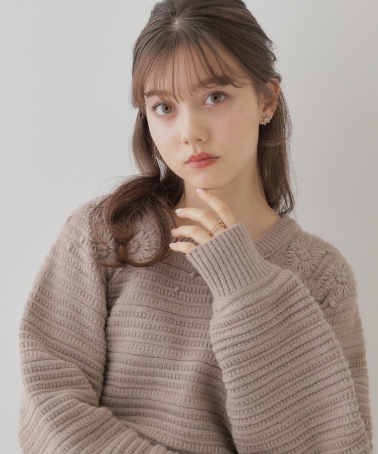 クチュールブローチ(Couture Brooch)の【レディな華やかニット】エンブロフラワーニット24