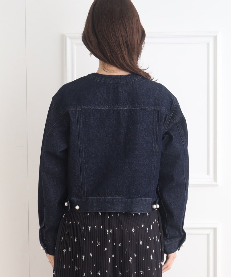 クチュールブローチ(Couture Brooch)のパール調釦ノーカラーデニムジャケット32