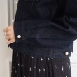 クチュールブローチ(Couture Brooch)のパール調釦ノーカラーデニムジャケット35