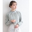 クチュールブローチ(Couture Brooch)の【前後2WAY】フリルネックシャーリングブラウス25