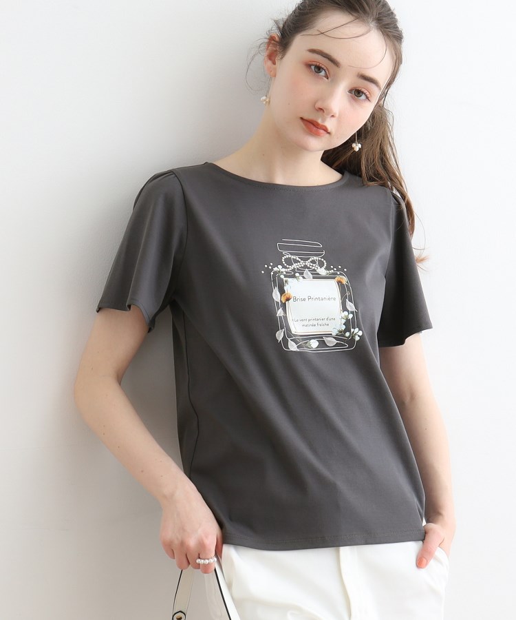 クチュールブローチ(Couture Brooch)の【マシンウォッシャブル】フラワーパフュームフレア袖Tシャツ20
