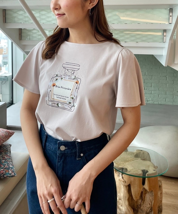 クチュールブローチ(Couture Brooch)の【マシンウォッシャブル】フラワーパフュームフレア袖Tシャツ29