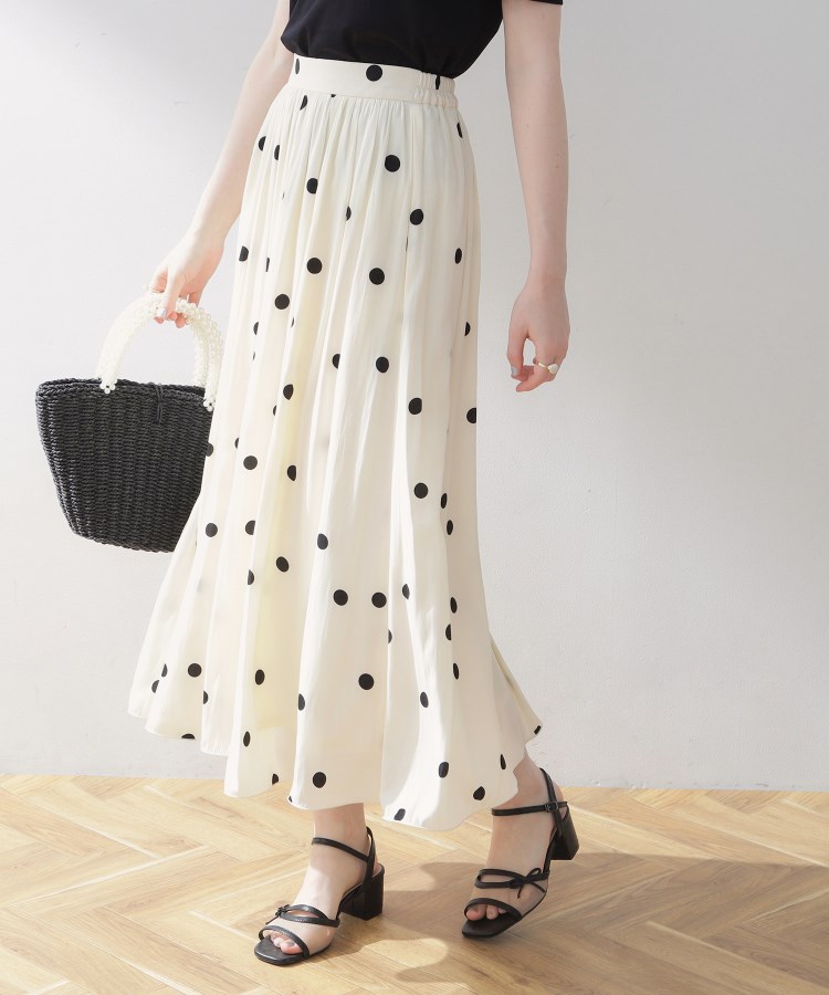 クチュールブローチ(Couture Brooch)の【品よくレディな雰囲気に】ポルカドットフレアースカート