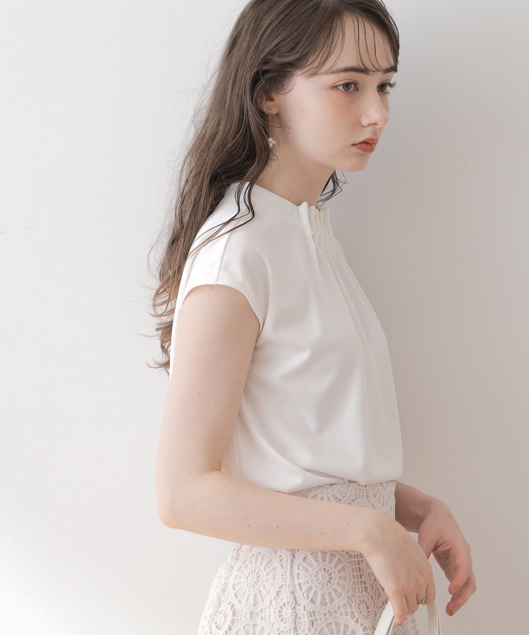 クチュールブローチ(Couture Brooch)のフェイクパールタック衿2