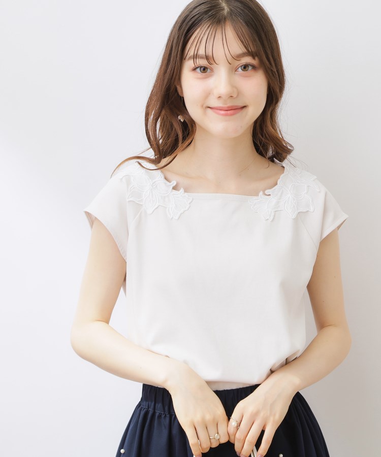 クチュールブローチ(Couture Brooch)の【接触冷感・UV・アンチピリング】フレンチスリーブエンブロカットソー オフホワイト(003)