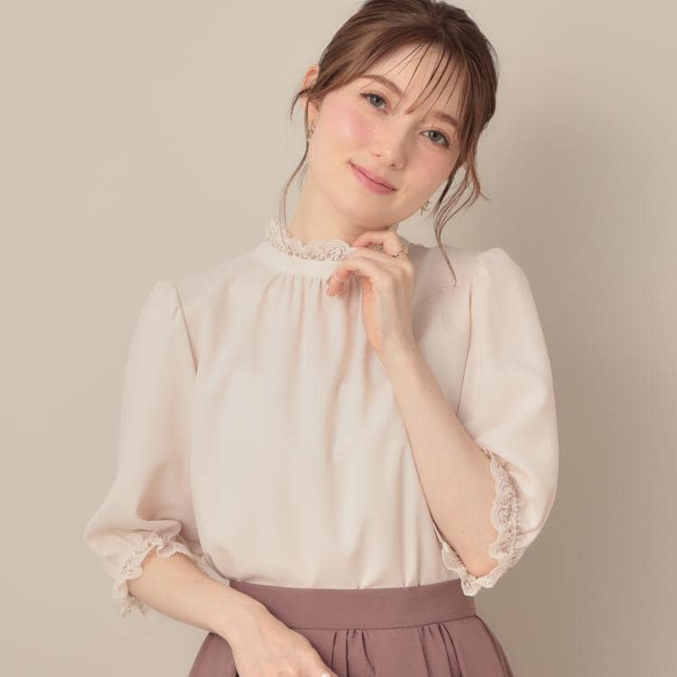 クチュールブローチ(Couture Brooch)の【華やか・大人可愛い・5分袖】エンブロレース前後2WAYブラウス シャツ・ブラウス